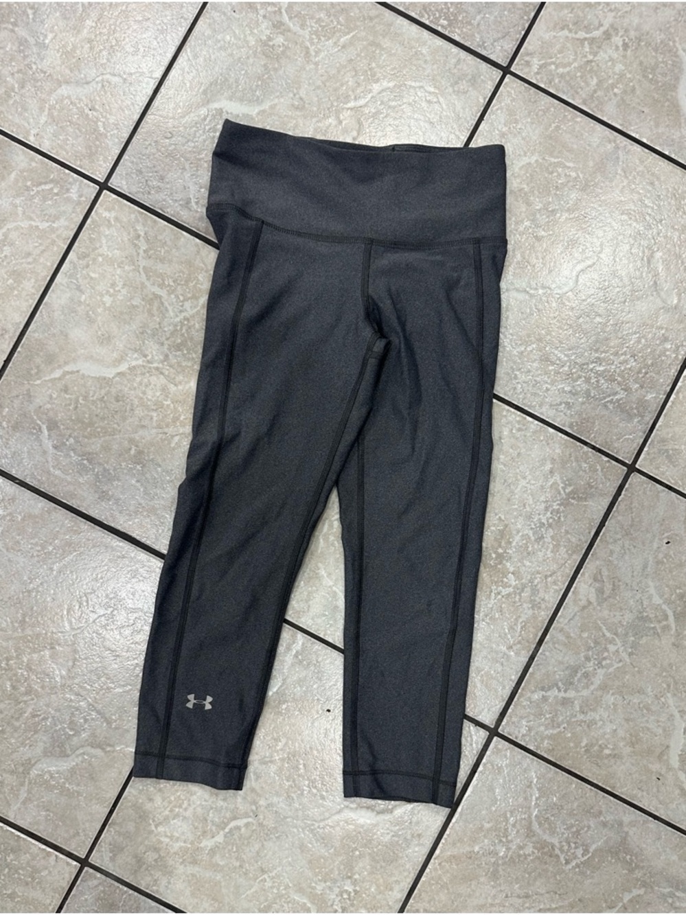 Under Armour charcoal gray Performance Capri Leggings